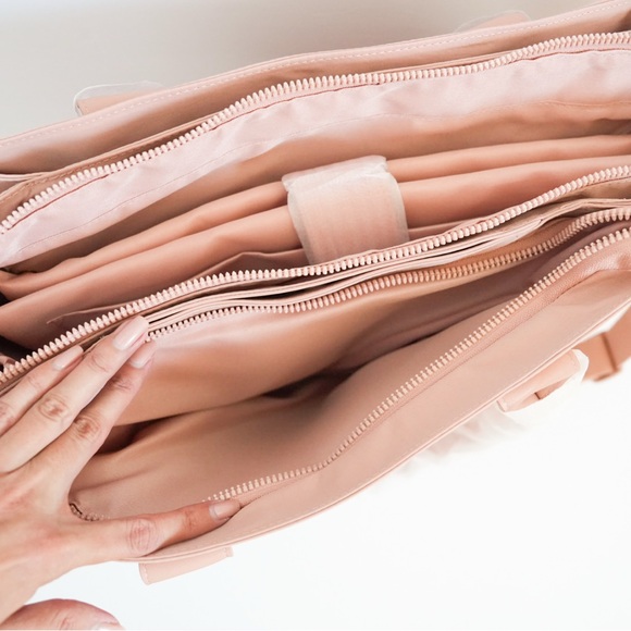 VIRAL Poppy & Peonies - Daily Tote - Blush NWT - Picture 10 of 16